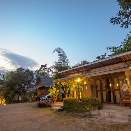 Hotel Baan Kati Sod Pai Exterior foto